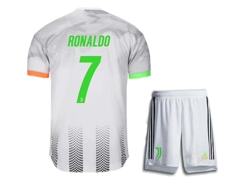 Форма роналду купить. Форма Роналдо. Футболка Роналдо. Футболка Роналду с шортами. Футбольная форма Роланду.