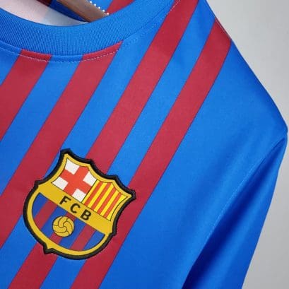 Футбольная форма Барселона 2021-2022