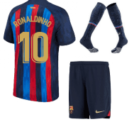 Футбольная форма Роналдиньо Барселона 2023 года с гетрами