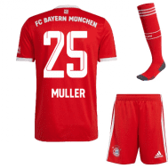 Детская форма Мюллер Бавария Мюнхен 2023 год с гетрами