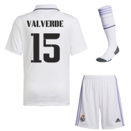 Детская форма Реал Мадрид 2023 года Вальверде 15 с гетрами