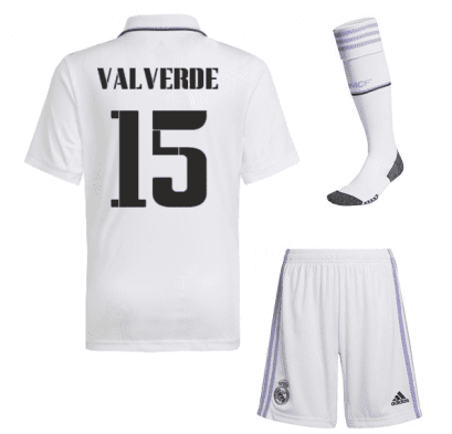 Детская форма Реал Мадрид 2023 года Вальверде 15 с гетрами