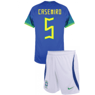 Гостевая детская футбольная форма Каземиро Бразилия 2022