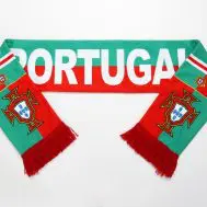 фанатский шарф сборной Португалии по футболу.